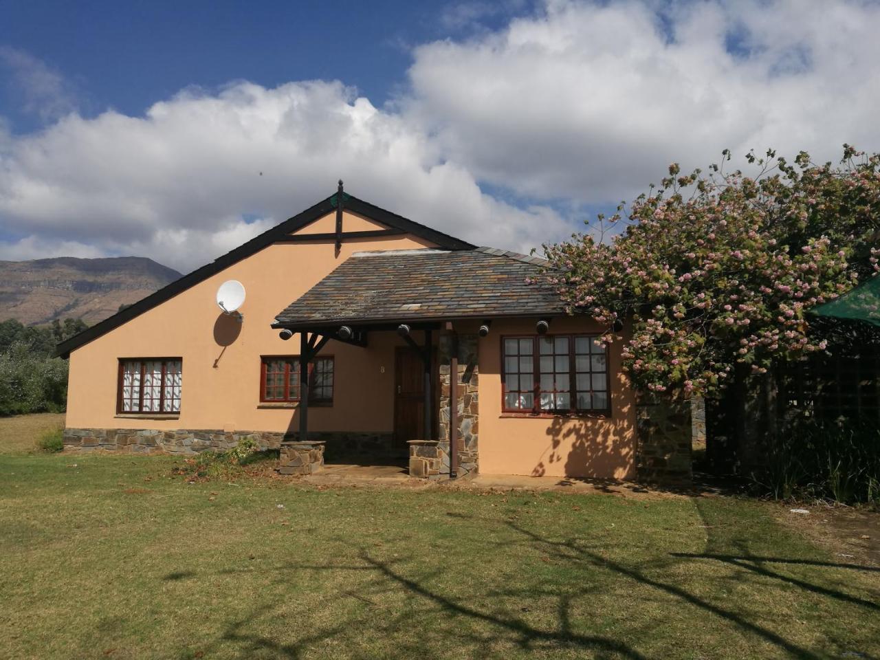 Wits End Mountain Resort Champagne Valley Exteriér fotografie